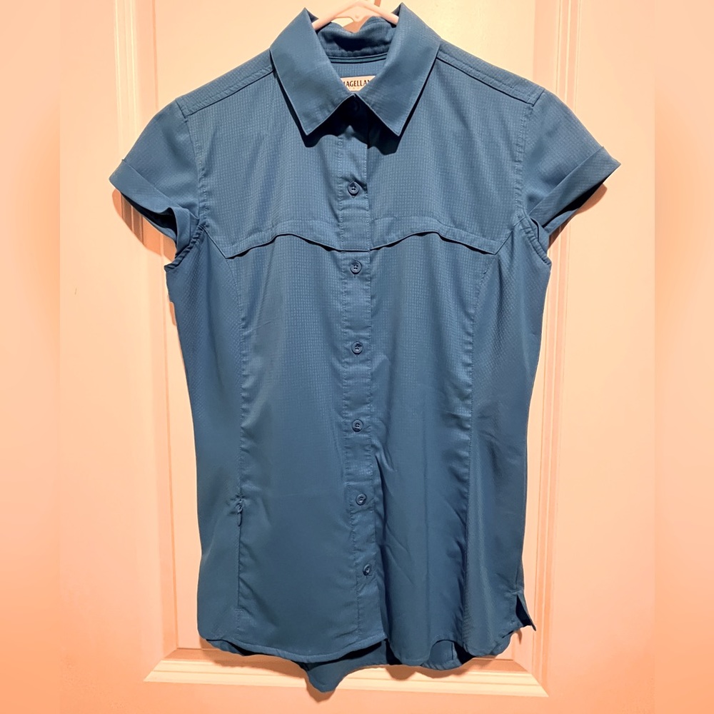 Magellan women’s button up shirt- Size S